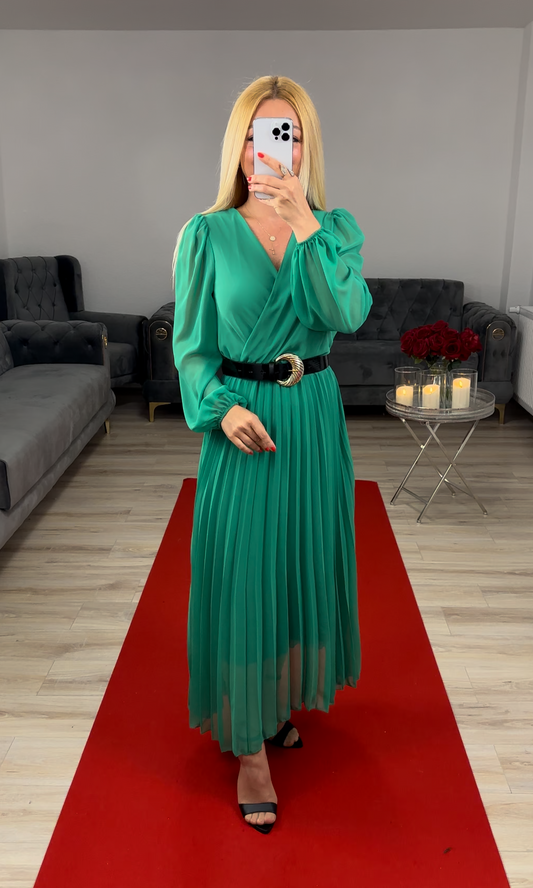 Robe en mousseline verte avec ceinture