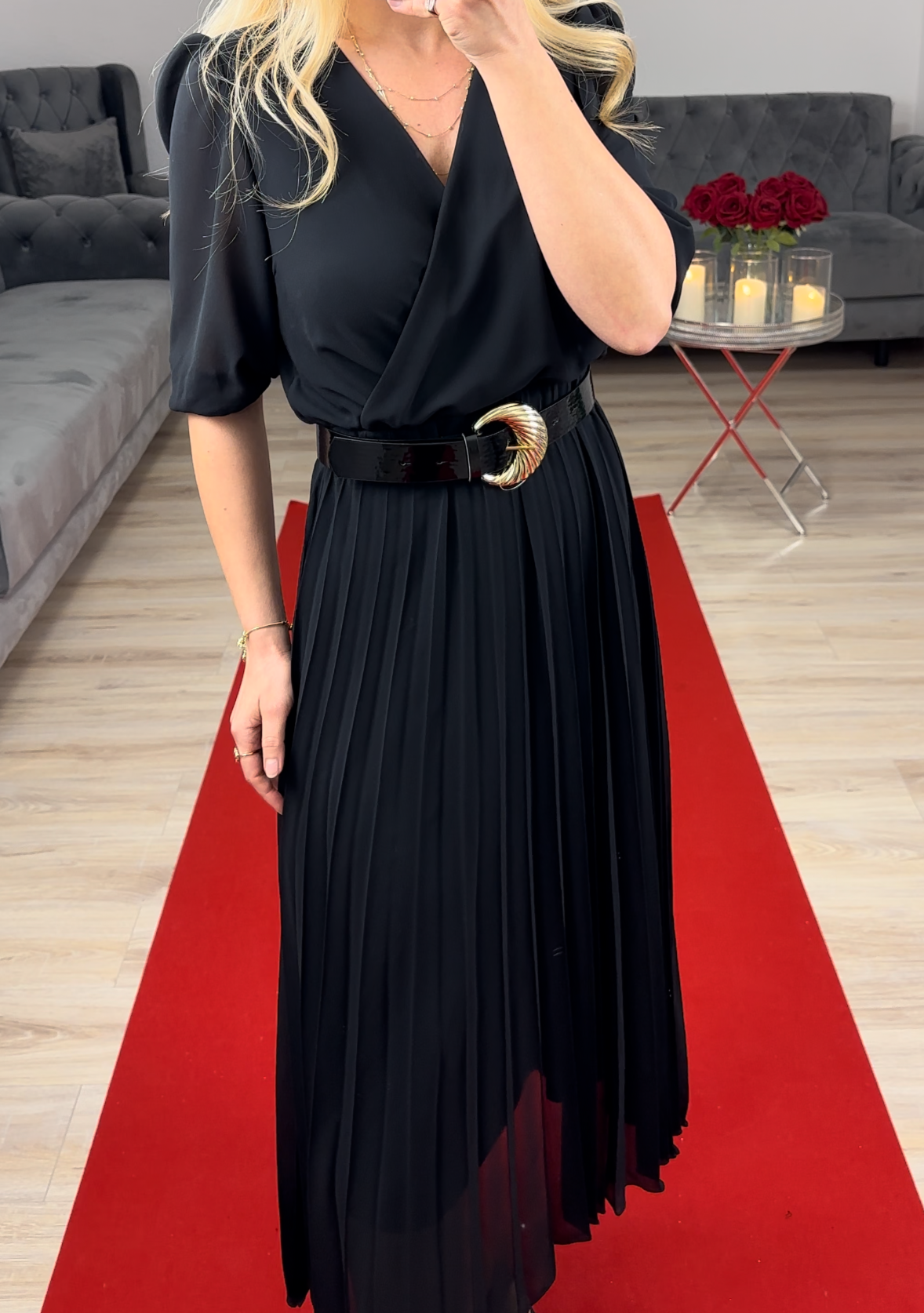 Kleid mit Gürtel Schwarz