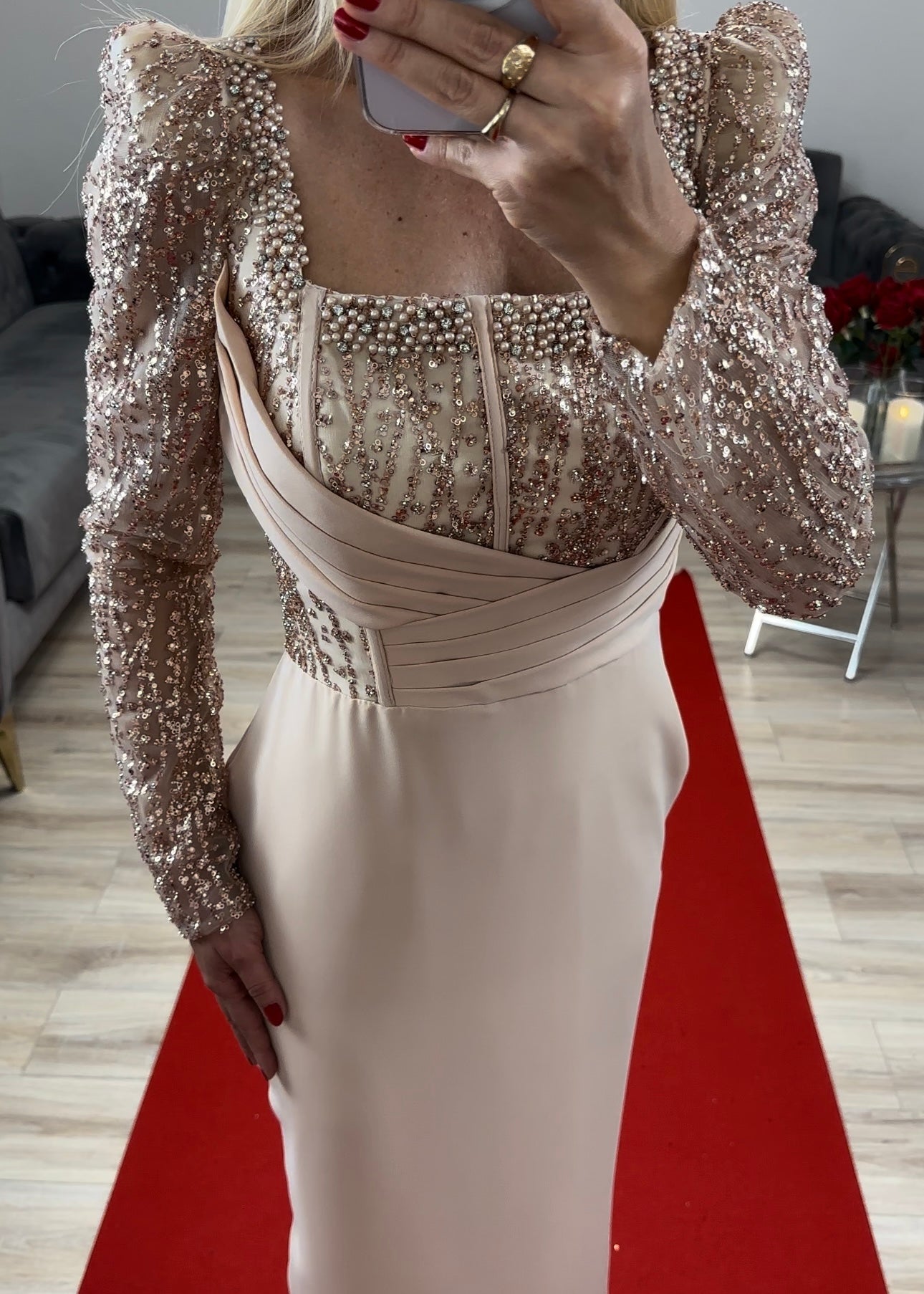 Abendkleid Puder mit Perlen und Glitter